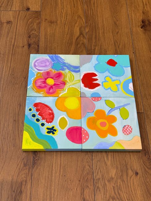 床に並べた4枚の完成作品(並べ方その2)